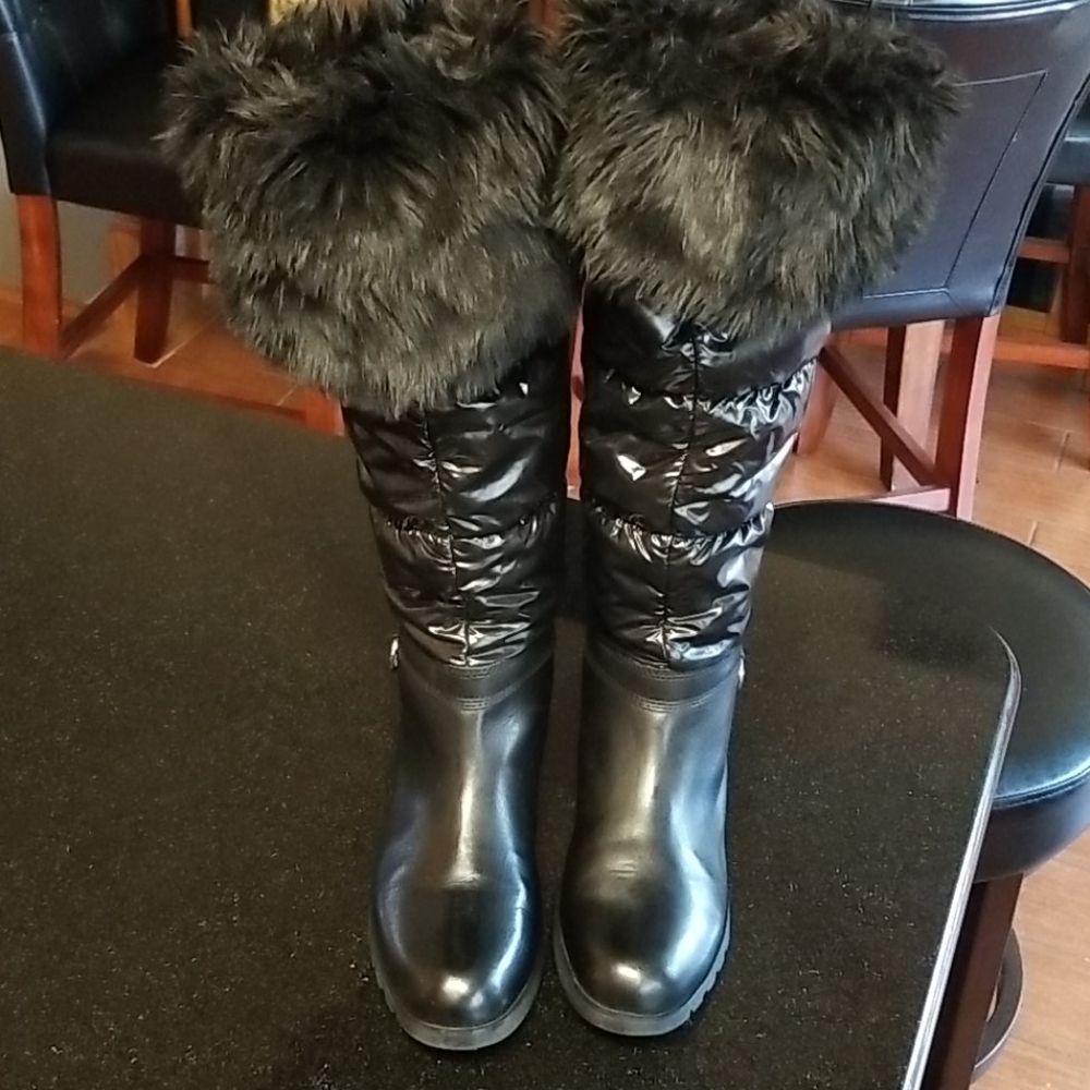 Michael Kors Boot - Picture 2 of 11